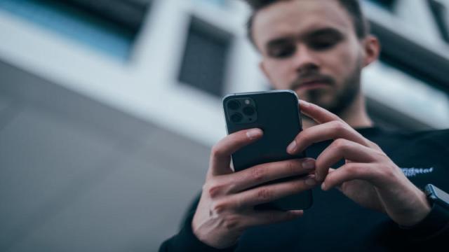 В приложении M**a AI появится платная подписка — M**a хочет заработать $1,4 триллиона на ИИ к 2035 году