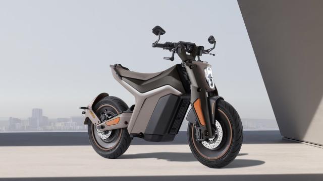 В России представили электромотоцикл BORK Z850 со встроенным «Яндекс Навигатором»