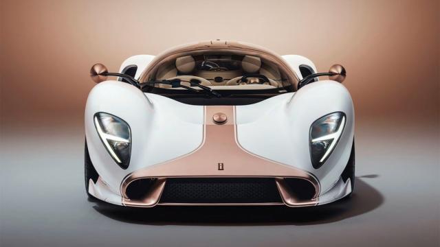 Всего 72 экземпляра: в сети показали серийный суперкар De Tomaso P72