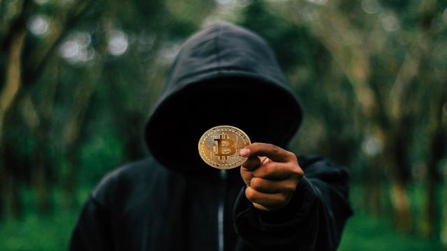 Криптобиржа Coinbase признала утечку персональных данных не менее 69 000 клиентов