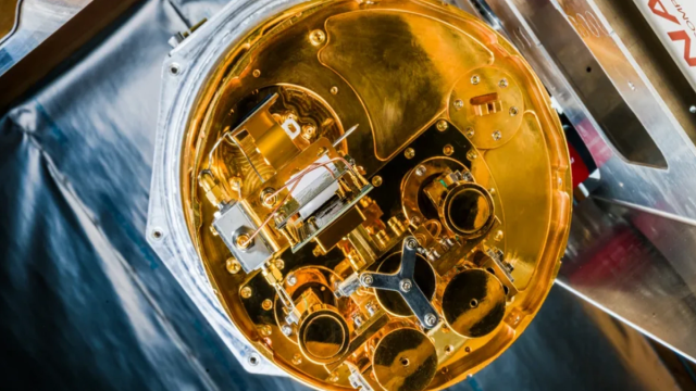 Первый в мире компактный квантовый компьютер можно подключить к обычной розетке