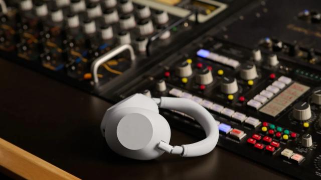 Представлены флагманские наушники Sony WH-1000XM6. Складная конструкция вернулась