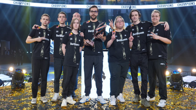 Российская команда Team Spirit выиграла 16 млн рублей в CS2