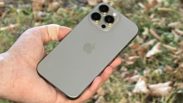 iPhone 16 Pro в России подешевел до 80 000 рублей
