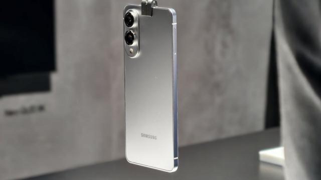 Samsung анонсировала презентацию Galaxy S25 Edge