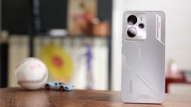 ВИДЕО: обзор Realme 14 – базис «народной» линейки
