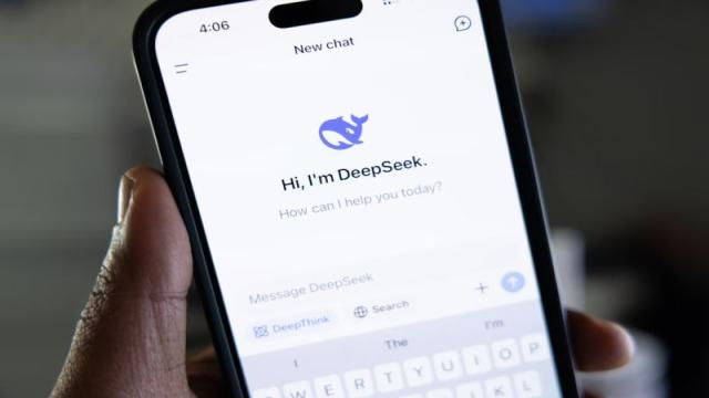 Немецкие регуляторы потребовали от Google и Apple удалить приложение DeepSeek из своих магазинов