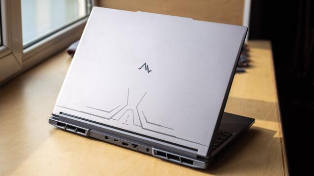 Обзор ноутбука Maibenben Typhoon X16D: оптимизирован под игры