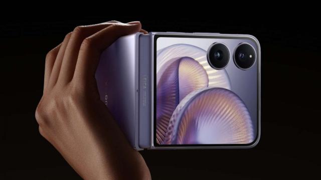 Представлен складной смартфон Xiaomi Mix Flip 2 — как предшественник, но лучше во всём