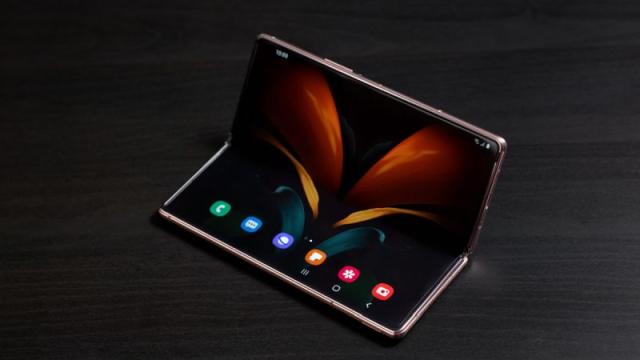 Samsung подготовит 8 млн гибких дисплеев для складного iPhone в следующем году