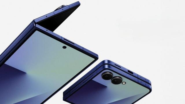 Apple по ошибке прорекламировала складной смартфон Samsung