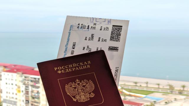 В московском аэропорту начали проверять документы по-новому. Не удивляйтесь!