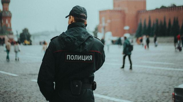 Как в такси: в России могут ввести оценку полицейских по QR-коду