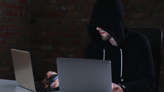 Лжесотрудники военкоматов взламывают «Госуслуги» россиян: что известно