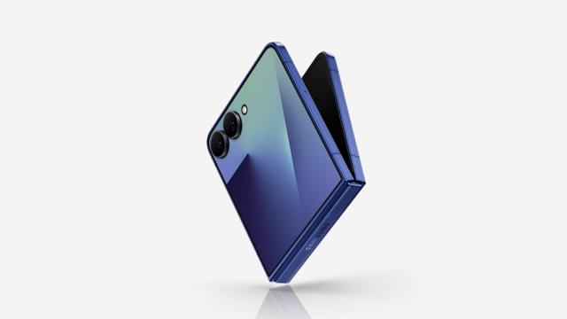 Яблочный конфуз: официальный аккаунт Apple разрекламировал складной Samsung
