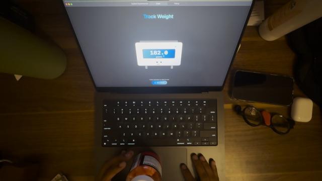 MacBook превратили в электронные весы в помощью простого приложения