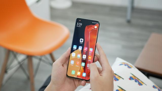Xiaomi начала тихо обновлять смартфоны на Android 16, вот список