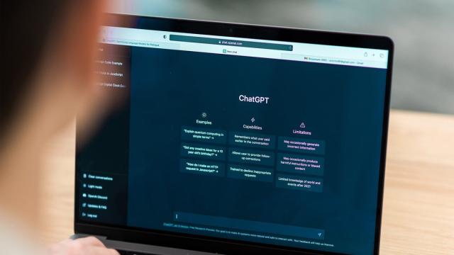 В работе ChatGPT произошел сбой: что известно