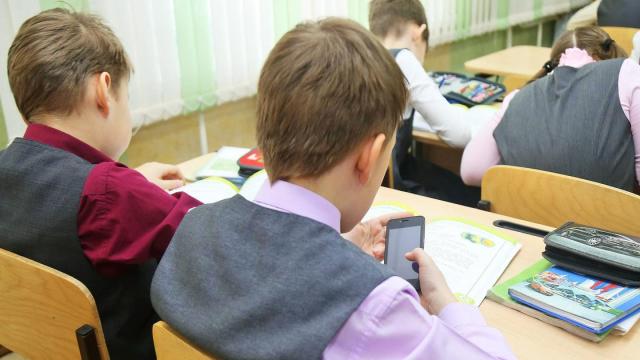 Мемы про школу: cтоловка, домашка, контрольная и другие темы для шуток