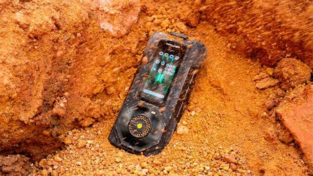 Флагманский смартфон Ulefone с двумя экранами подвергли экстремальным испытаниям на прочность