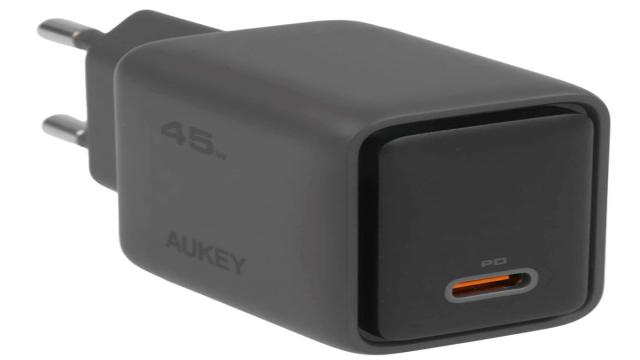 Aukey предлагает зарядные устройства Comet мощностью от 45 Вт до 140 Вт
