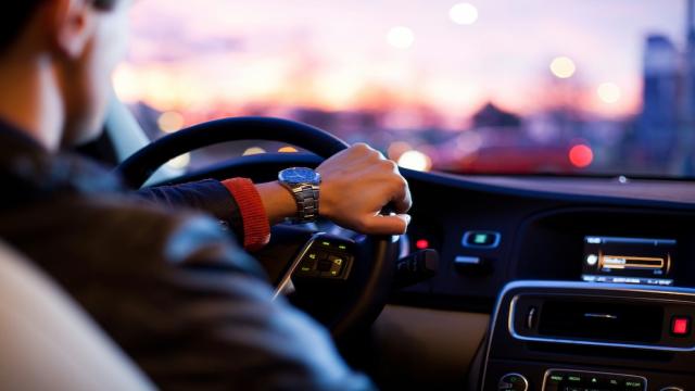 В России взлетела стоимость обучения в автошколе. Сколько теперь стоит стать водителем?