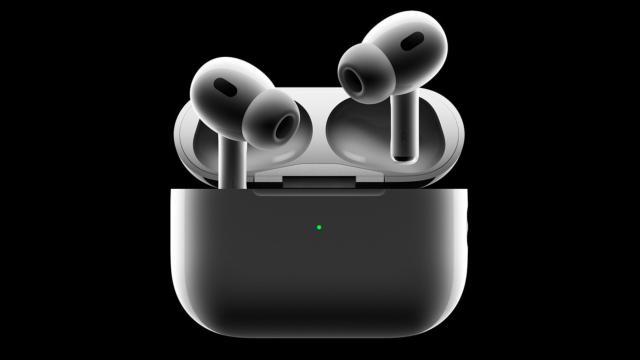 Зачем Apple готовит две версии AirPods Pro 3