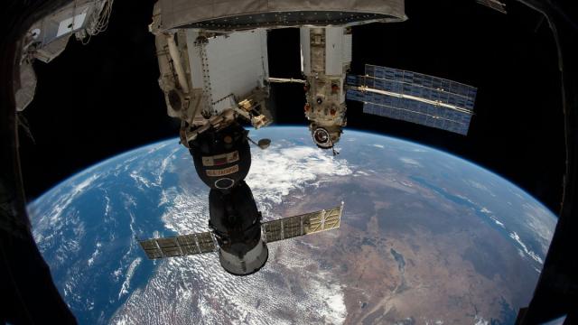 Российские полупроводники вырастят в космосе: установку отправили на МКС