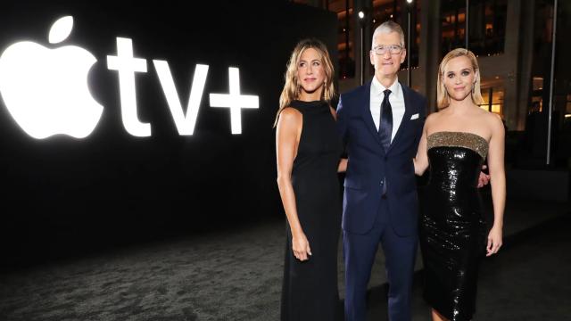 Сериалы Apple TV+ «Разделение» и «Студия» получили главные награды на 77-й церемонии вручения премии «Эмми»