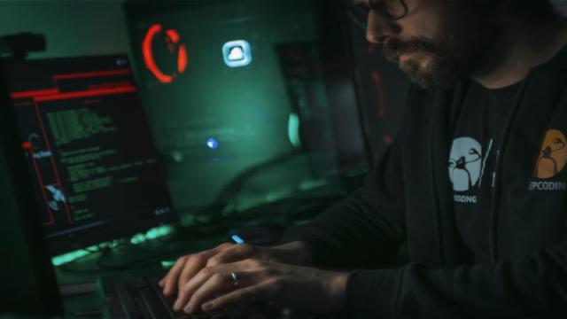 Хакеры взломали сотни сетевых устройств Cisco в правительстве США