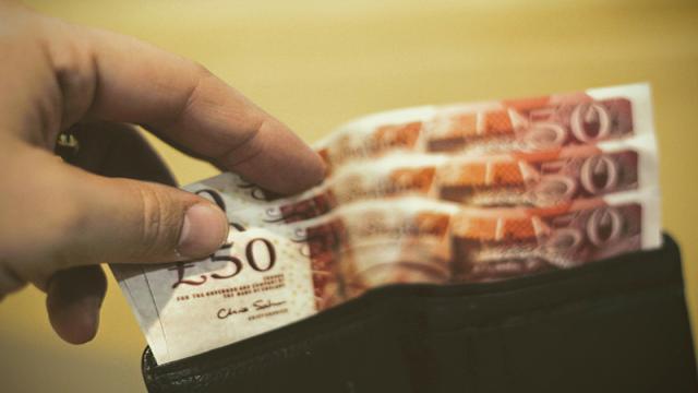 M**a запустила в Великобритании рекламную модель, которую ЕС признал незаконной