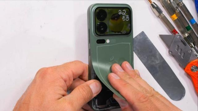 Блогер выявил обидный нюанс Xiaomi 17 Pro, о котором Xiaomi решила умолчать