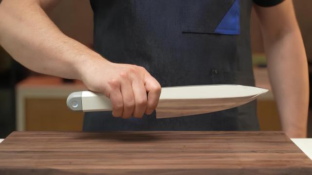 В продажу поступил C-200 — самый острый кухонный нож с ультразвуковым лезвием (видео)