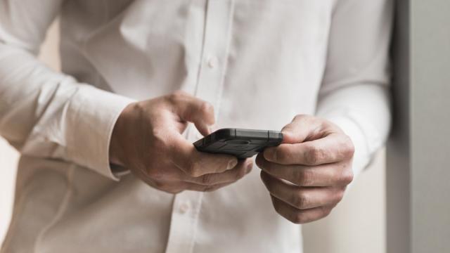 В WhatsApp добавили защиту резервных копий по лицу и отпечатку