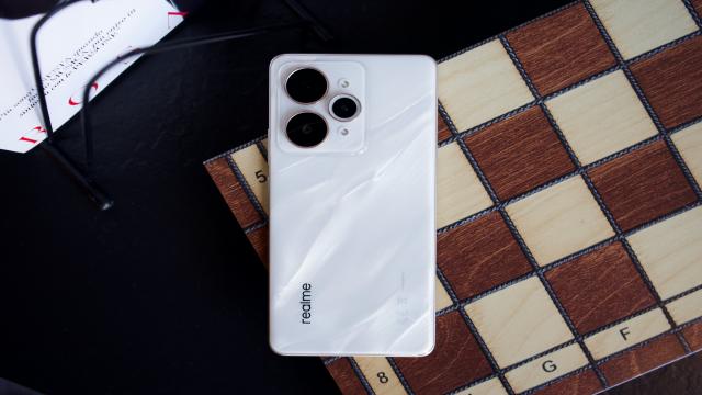 Обзор смартфона realme 15 Pro