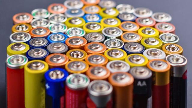 Представлен экологичный метод добычи лития из переработанных батареек