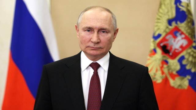 Путин запретил списывать деньги за онлайн-подписки автоматически
