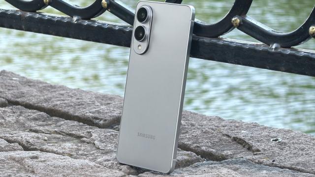 Слух: Samsung отменила линейку тонких смартфонов Galaxy Edge