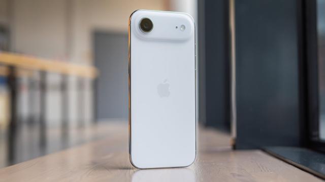 Создатель iPhone извинился перед его пользователями