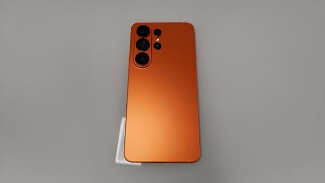 Угадайте, в каком цвете выйдет Samsung Galaxy S26 Ultra Apple задала тренд на «апельсины»