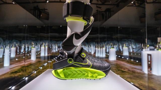 Электрокроссовки для любителей, Sam Sung и его работа в Apple — дайджест главных новостей дня