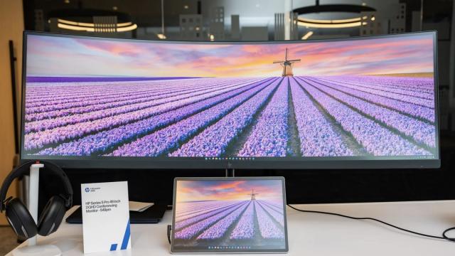 HP представила очень длинный монитор с выдвижной веб-камерой