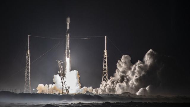 SpaceX использовала запрещенные частоты для отправки данных со спутников