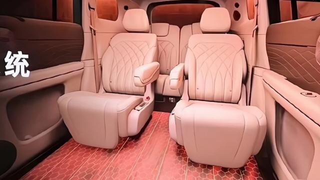 В Китае выкатили элитный кроссовер с двумя суперстранными опциями. Купили бы такое?