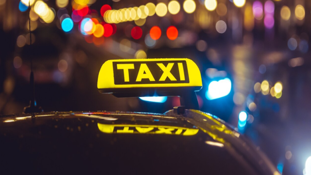 Мастер, профи, эксперт, чемпион, легенда: раскрыты уровни программы лояльности в «Яндекс Такси»