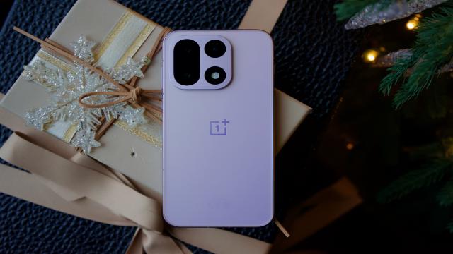 Обзор смартфона OnePlus 15: ультимативный топ за свои деньги 2025