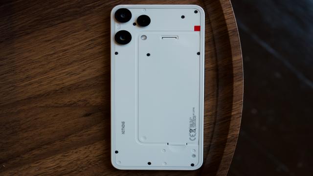 Обзор Nothing Phone (3a) Lite: смартфон за 15 000 рублей, который вам понравится