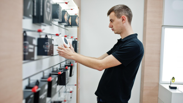 «Ситилинк» разгонит продавцов и закроет магазины, но продолжит работать