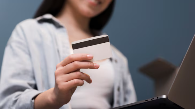 Центробанк и Сбербанк против скидок на маркетплейсах. У пользователей Wildberries и Ozon отнимут возможность экономить?