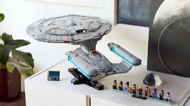 LEGO представила первый набор по «Звездному пути» — копию корабля Enterprise